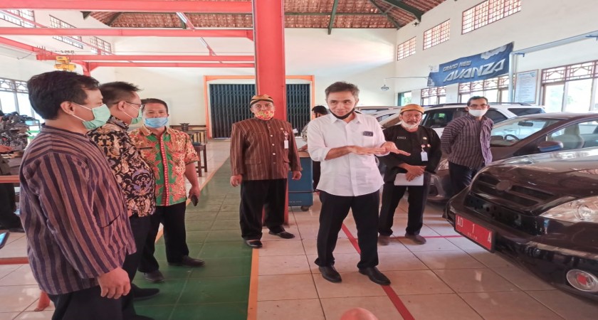 Kemendikbud Apresiasi Suksesnya “Pernikahan Massal” SMK dan Industri  30 Juli 2020  ← Back